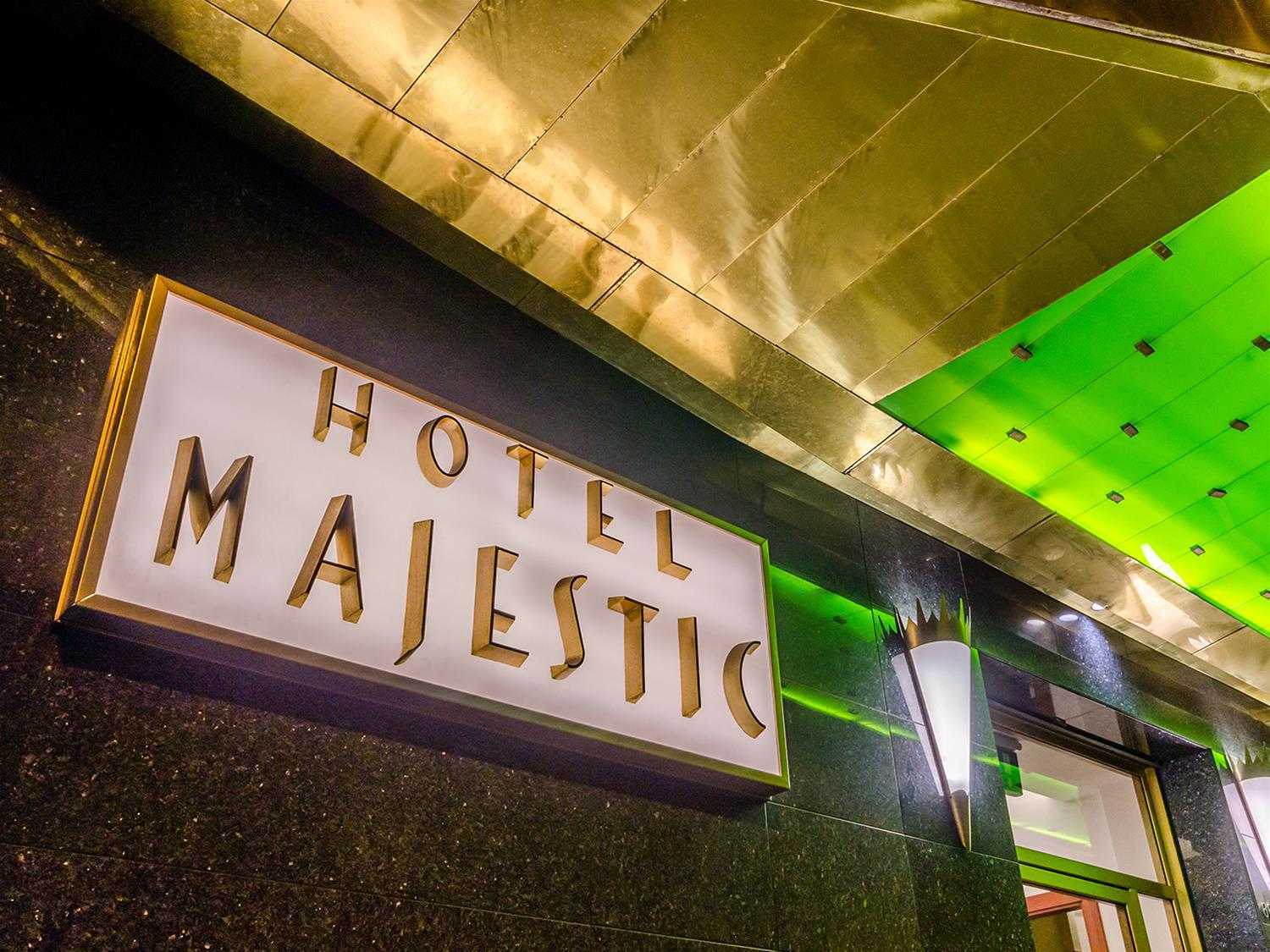 Exe Majestic Hotel Наполи Екстериор снимка